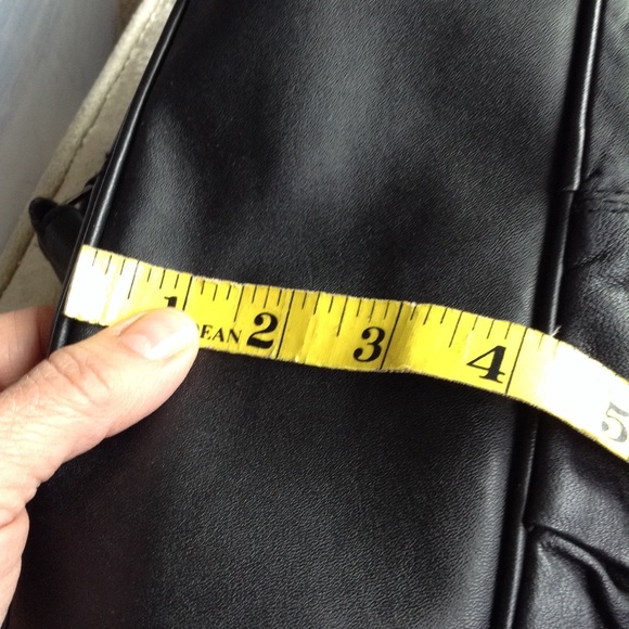 VINTAGE PATCH LEATHER BLACK PURSE - Picture 6 of 6